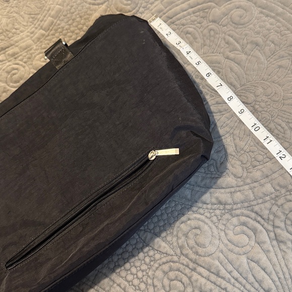 Chic Black Women's Tote Bag - Picture 8 of 8